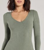 Casual Chic Style Long Sleeve Ribbed Knit Midi Dress - Image 3