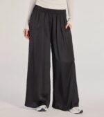 Laidback Luxe Wide-Leg Palazzo Pants - Image 4