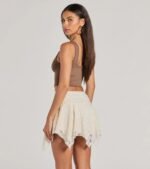 Adorable Basic Scoop Neck Seamless Crop Top - Image 2
